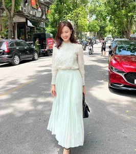 5 Ageless Fashion Staples to Elevate Your Wardrobe Inspired by Actress Hong Diem - image 10