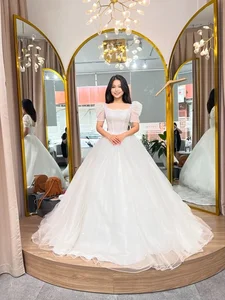 Tuyet Nhung Wedding Photos: Late Singer Phi Nhung's Adopted Daughter Radiates Joy on Her Special Day - image 4