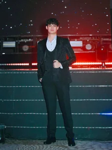 The Rising Star: Hien Mai's Son Steals the Spotlight as a Handsome Young Man - image 8