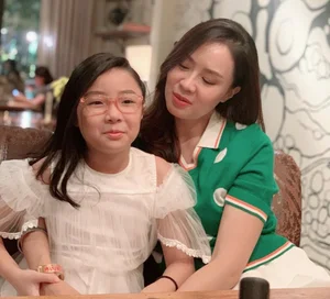 Actress Hong Diem: Balances Fragile On-Screen Roles with Gentle Parenting - image 2