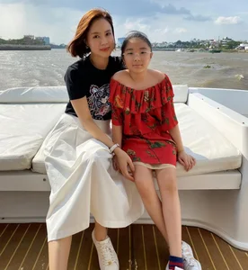 Actress Hong Diem: Balances Fragile On-Screen Roles with Gentle Parenting - image 10