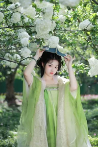 Ethereal Garden Muse: Xiao Bing Gan in YiTuYu Vol.8856 - image 0