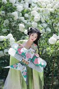 Ethereal Garden Muse: Xiao Bing Gan in YiTuYu Vol.8856 - image 4