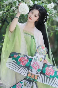 Ethereal Garden Muse: Xiao Bing Gan in YiTuYu Vol.8856 - image 18