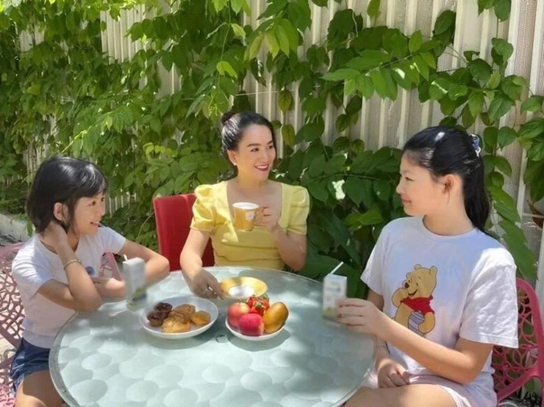 Explore the Sophisticated Lifestyle of Actor Binh Minh and His Wife Inside Their Breathtaking Luxury Mansion