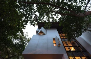 Innovative Hanoi House with Unique Tiled Roof Architecture Featured in US Media - image 1
