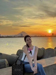 Huyen Baby’s Luxurious South Korean Getaway: Style and Sophistication - image 2