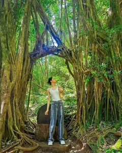 Huong Giang Explores the Lush Tropical Rainforests of Hawaii in Breathtaking Gallery - image 1
