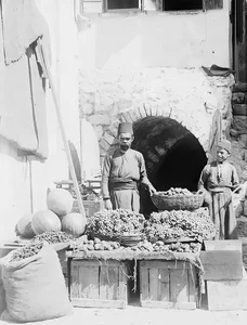 Rare Historical Photos of Daily Life in 20th Century Jerusalem - image 6