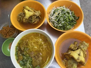Discover Bún Xiêm Lo: The Unique Mekong Delta Noodle Soup Captivating Food Lovers - image 6