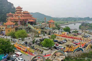 Thousands Gather for the Avalokitesvara Festival in Da Nang: A Spectacular Celebration of Buddhist Culture and Tradition - image 3