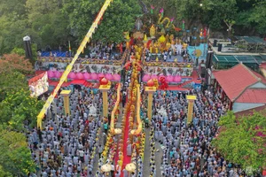 Thousands Gather for the Avalokitesvara Festival in Da Nang: A Spectacular Celebration of Buddhist Culture and Tradition - image 8