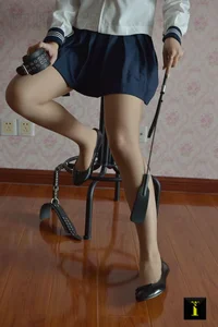 IESS Puhui Series Vol 111 Featuring Xin Yue in Bold Leather Style Photography - image 2