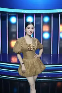 Lâm Vỹ Dạ's Stunning Transformation: Upgraded Beauty and Radiant Aura After 14kg Weight Loss! - image 11