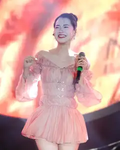 Lâm Vỹ Dạ's Stunning Transformation: Upgraded Beauty and Radiant Aura After 14kg Weight Loss! - image 2