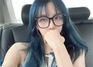 Chinese League of Legends Streamer Goes Viral After Stunning New Look Transformation - image 0