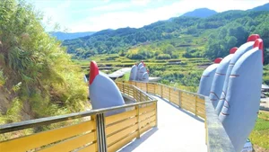 The Controversial Golden Bridge Replica in Thanh Hoa: Social Media Buzz and the 'Fake' Landmark Debate - image 9
