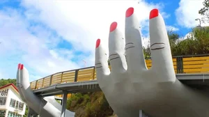 The Controversial Golden Bridge Replica in Thanh Hoa: Social Media Buzz and the 'Fake' Landmark Debate - image 3