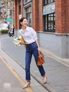 Chic Fashion for Women Over 40: Three Essential Pant Styles for a Standout Look - image 5