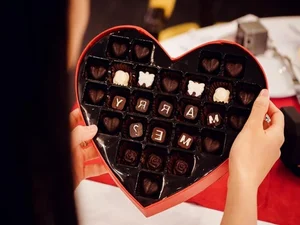 Vietnamese Celebrities Who Had Unforgettable and Romantic Valentine's Day Marriage Proposals - image 1
