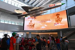 Vietnam Military History Museum Draws Massive Crowds During Grand Opening in Hanoi - image 1