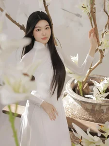 Lo Lem Chansels Snow White in Stunning Viral Photoshoot - image 3