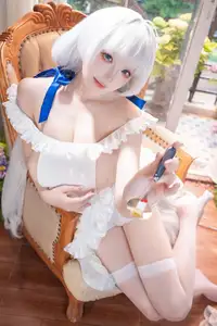Coser Gua Xi Jiang as Illustrious Azur Lane: Graceful and Alluring Beauty - image 6