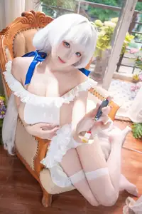 Coser Gua Xi Jiang as Illustrious Azur Lane: Graceful and Alluring Beauty - image 7
