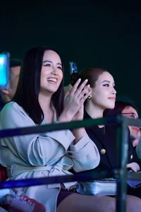 Mai Phương Thúy’s Incredible Generosity: Gifting Her Sister a 120 Billion VND Apartment - image 0
