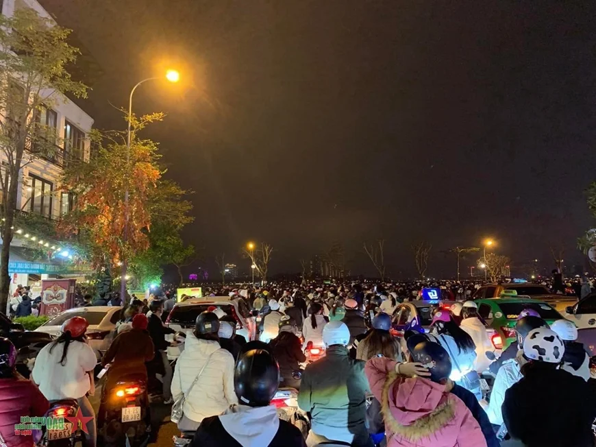 Get on Hanoi 2024: Spectacular Drone Light Show and Cultural Festival in Tay Ho District