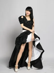 The Grace of Vivian Chow: Exploring the Timeless Fashion Style of a Cultural Icon - image 1
