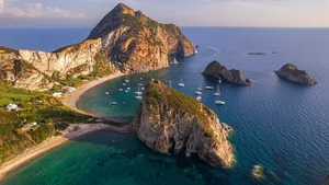 Palmarola: The Prehistoric Mediterranean Island Where Time Stands Still - image 8