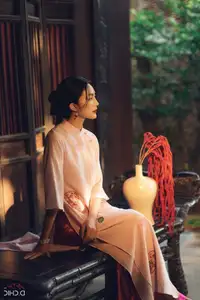 Helly Tống Evokes Nostalgia: Modernized Ao Dai Beauty and Vietnamese Grace Amidst Nature - image 3