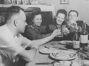 Rare Historical Photos: Everyday Life in the Soviet Union in 1945 - image 4