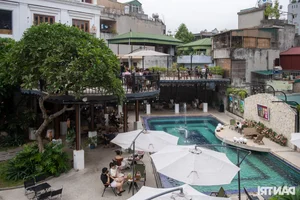 Inside Hanoi’s Massive 3,500m2 Cafe: A Hub for Coffee Lovers and Community Events - image 8
