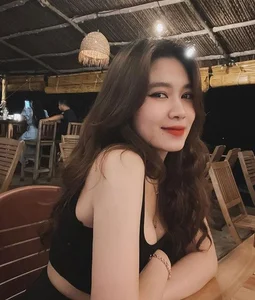 Inside the Private and Elegant Life of Banker Pham Nguyen Bich Tram - image 3