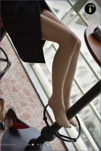 IESS 019 Xiao Liu: Classic Shiny Nude Silk Stockings Part 2 - image 5