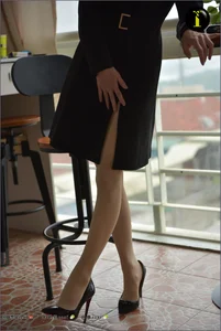 IESS 019 Xiao Liu: Classic Shiny Nude Silk Stockings Part 2 - image 1
