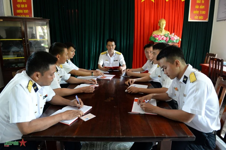 Strong Leadership and Heartfelt Bonds: Life of Soldiers on Truong Sa Islands During Tet Holiday