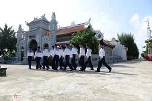 Strong Leadership and Heartfelt Bonds: Life of Soldiers on Truong Sa Islands During Tet Holiday - image 1