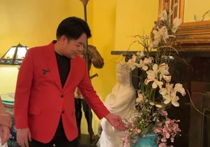 Inside Singer Quang Le's Luxurious Coastal Villa and Royal Dining Room - image 3