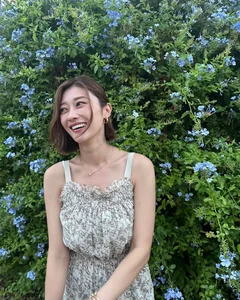 Japanese Swimsuit Goddess Marriage Announcement: Fans React to the End of an Era - image 1