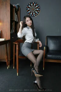 Elegant Silk Stockings and Leg Model Photography Featuring the Return of Wen Xin - image 10