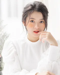 The Timeless Charm of Tran Thu Trang: A Gallery of Grace and Contemporary Beauty - image 13