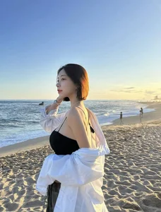 Korean Beauty Visits Vietnam: Elegant Fashion and Flawless Style - image 3