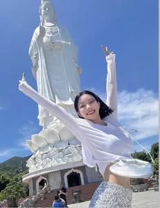 Korean Beauty Visits Vietnam: Elegant Fashion and Flawless Style - image 10