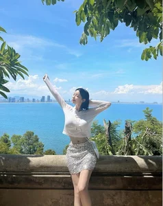 Korean Beauty Visits Vietnam: Elegant Fashion and Flawless Style - image 4