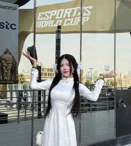 Cultural Icon: How MC Mai Dora Defined Elegance at the Esports World Cup Stage - image 5