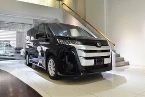 Suzuki Landy 2026: The Ultimate 8-Seater Family MPV for Under 800 Million - image 0