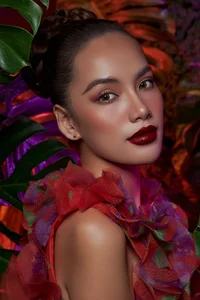 Miss Grand Vietnam Hoang Phuong Inspires with Gorgeous Autumn Makeup Trends - image 4